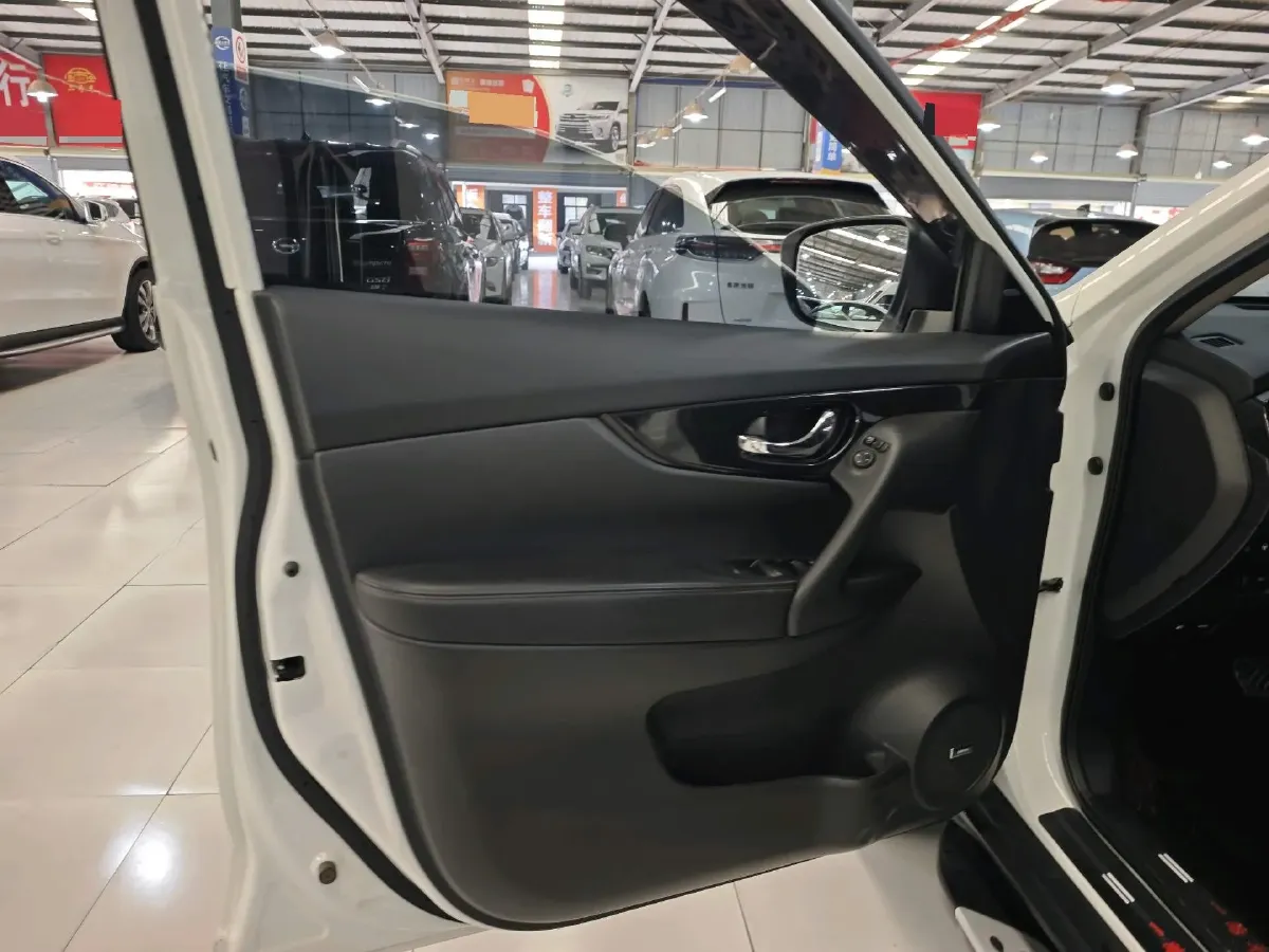 2021 Nissan X-Trail 2.5L 181HP L4 CVT,autocango,china used car exporter,china ev exporter,chinese used car exporter,chinese used ev exporter