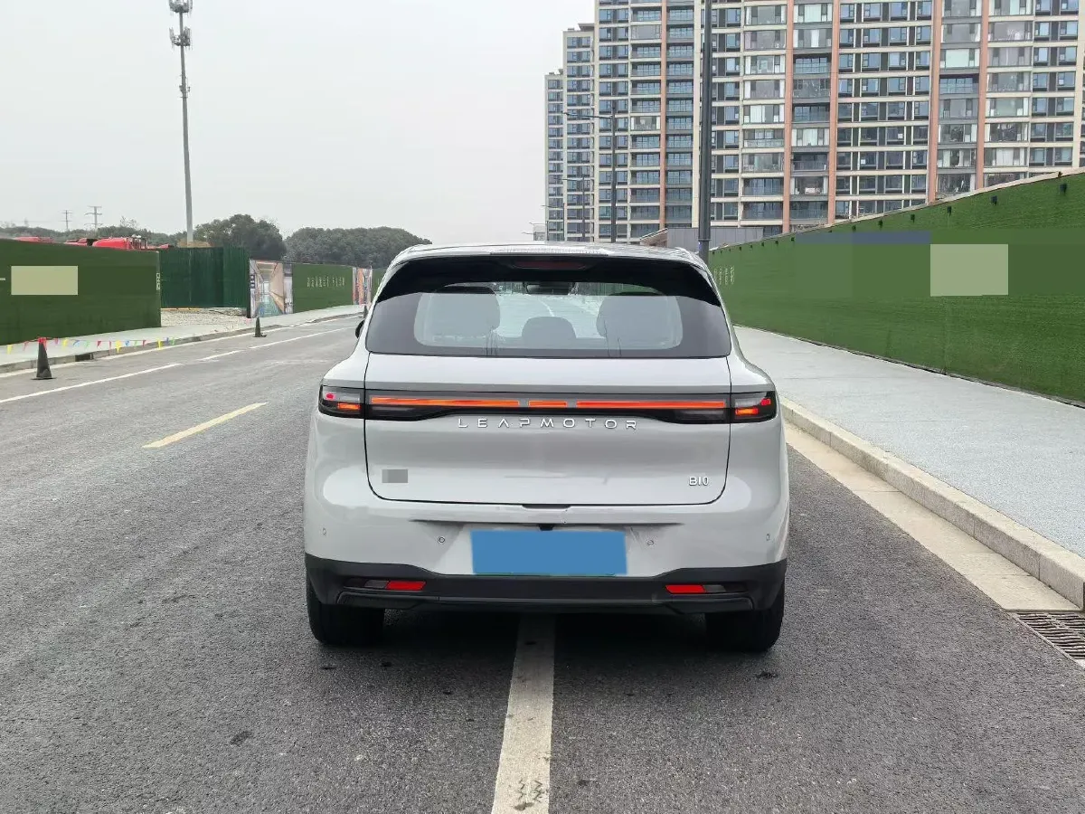 2025 Leapmotor B10 BEV 67.1KWH,autocango,china used car exporter,china ev exporter,chinese used car exporter,chinese used ev exporter