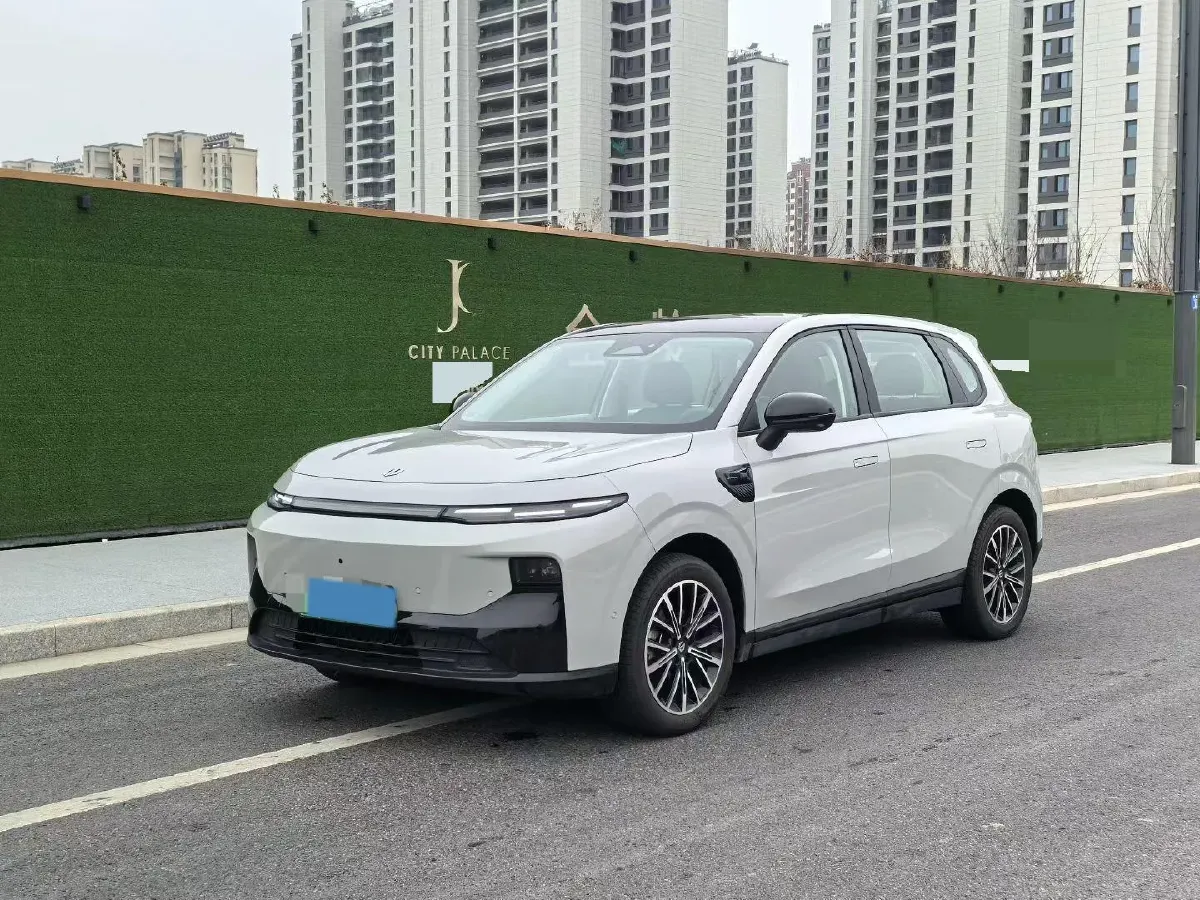 2025 Leapmotor B10 BEV 67.1KWH,autocango,china used car exporter,china ev exporter,chinese used car exporter,chinese used ev exporter