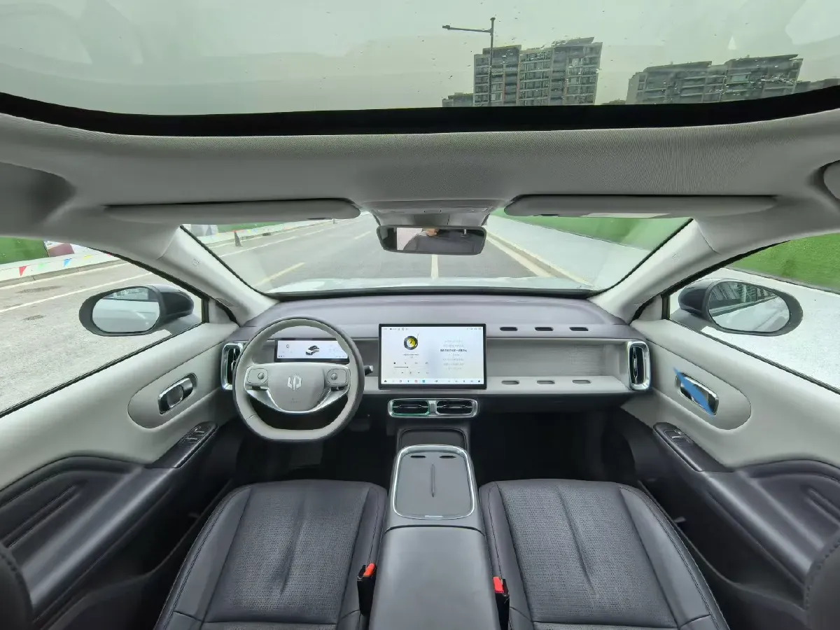 2025 Leapmotor B10 BEV 67.1KWH,autocango,china used car exporter,china ev exporter,chinese used car exporter,chinese used ev exporter