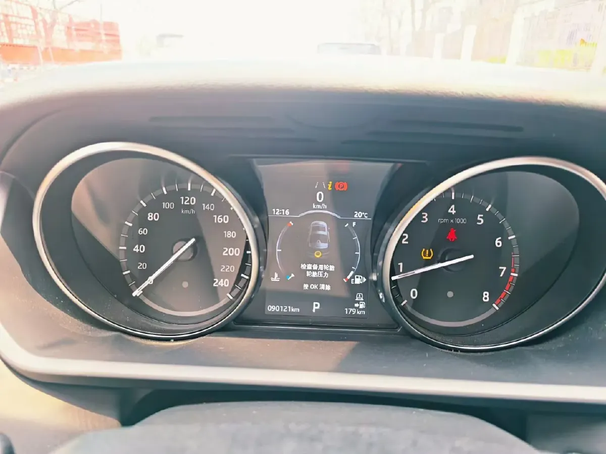 2018 Land Rover Discovery 3.0T 340HP V6 8AT,autocango,china used car exporter,china ev exporter,chinese used car exporter,chinese used ev exporter