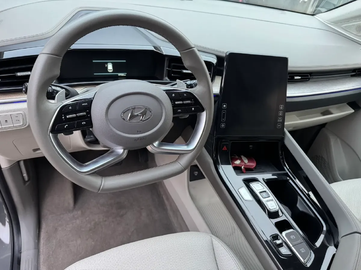 2021 Hyundai Custo 2.0T 236HP L4 8AT,autocango,china used car exporter,china ev exporter,chinese used car exporter,chinese used ev exporter