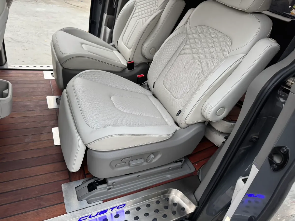 2021 Hyundai Custo 2.0T 236HP L4 8AT,autocango,china used car exporter,china ev exporter,chinese used car exporter,chinese used ev exporter