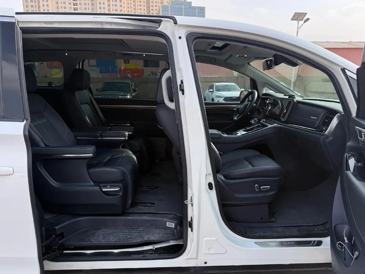 2021 GAC Trumpchi M8 2.0T 252HP L4 8AT,autocango,china used car exporter,china ev exporter,chinese used car exporter,chinese used ev exporter