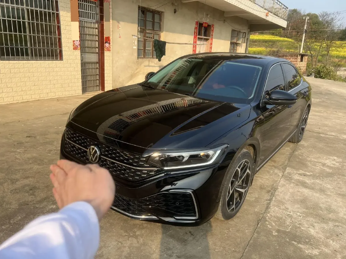 2024 Volkswagen Passat 2.0T 186HP L4 7DCT,autocango,china used car exporter,china ev exporter,chinese used car exporter,chinese used ev exporter