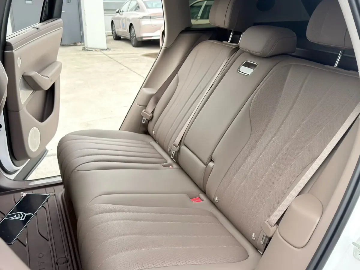 2026 AITO AITO M7 REEV 160HP REEV,autocango,china used car exporter,china ev exporter,chinese used car exporter,chinese used ev exporter