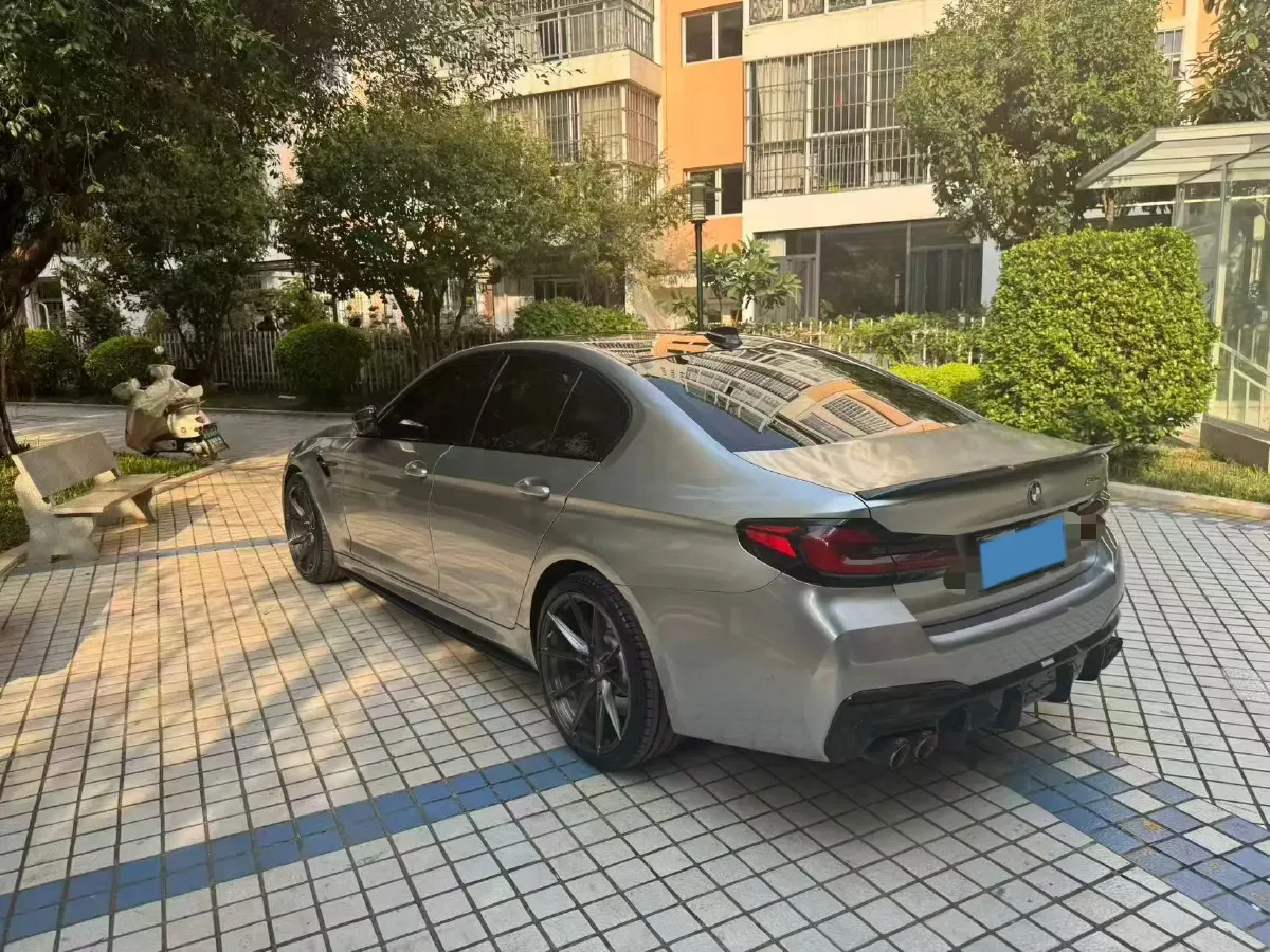 2022 BMW 5 Series 3.0T 340HP L6 8AT,autocango,china used car exporter,china ev exporter,chinese used car exporter,chinese used ev exporter