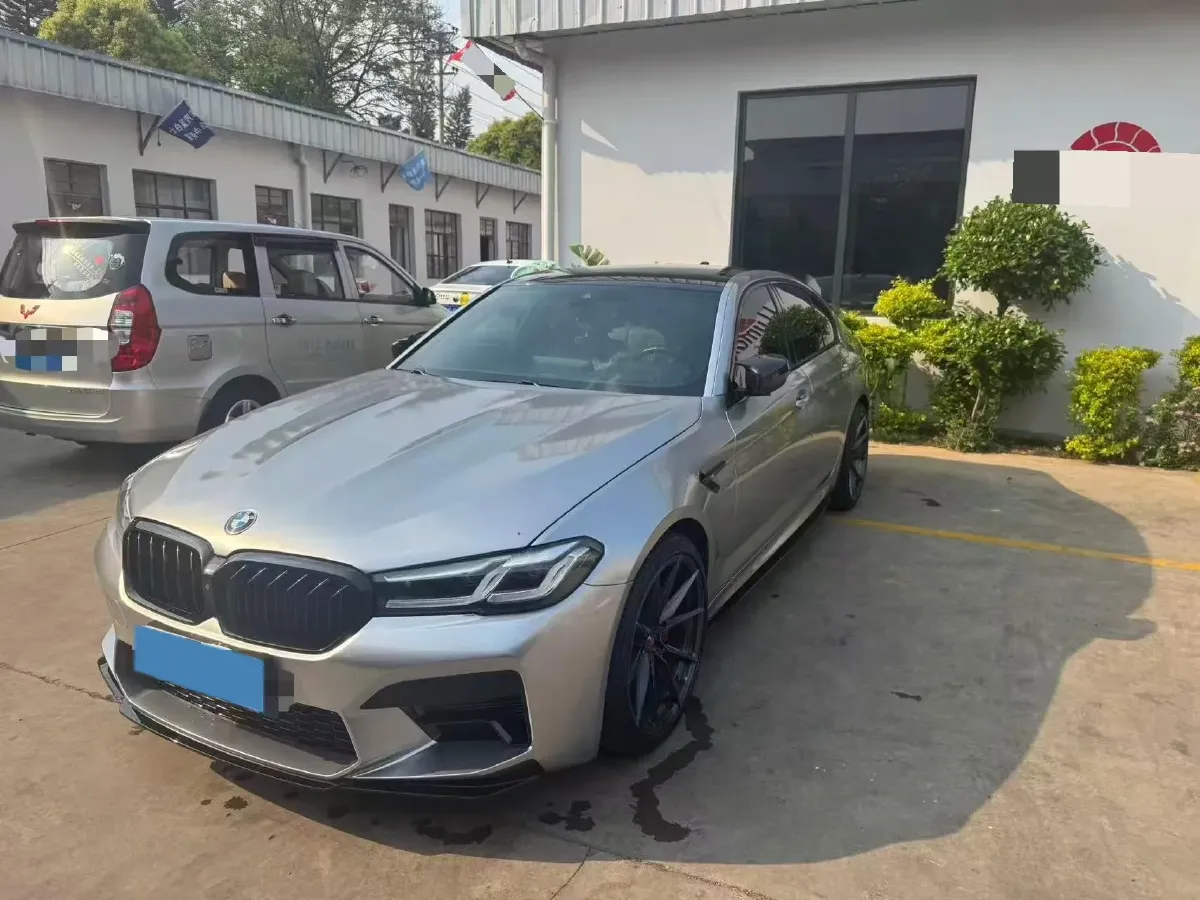 2022 BMW 5 Series 3.0T 340HP L6 8AT,autocango,china used car exporter,china ev exporter,chinese used car exporter,chinese used ev exporter