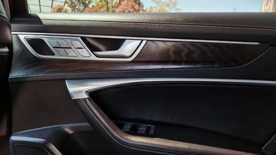 2020 Audi A6L 2.0T 224HP L4 7DCT,autocango,china used car exporter,china ev exporter,chinese used car exporter,chinese used ev exporter