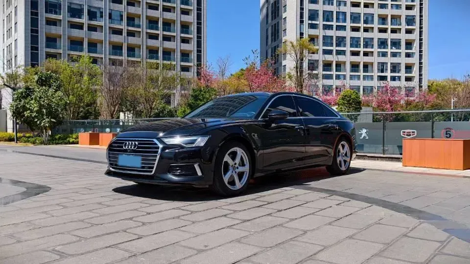 2020 Audi A6L 2.0T 224HP L4 7DCT,autocango,china used car exporter,china ev exporter,chinese used car exporter,chinese used ev exporter