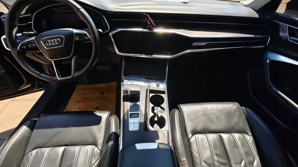 2020 Audi A6L 2.0T 224HP L4 7DCT,autocango,china used car exporter,china ev exporter,chinese used car exporter,chinese used ev exporter