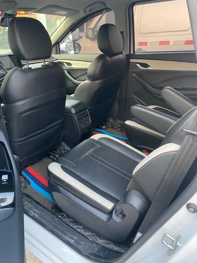 2019 BaoJun 360 1.5L 99HP L4 6MT,autocango,china used car exporter,china ev exporter,chinese used car exporter,chinese used ev exporter