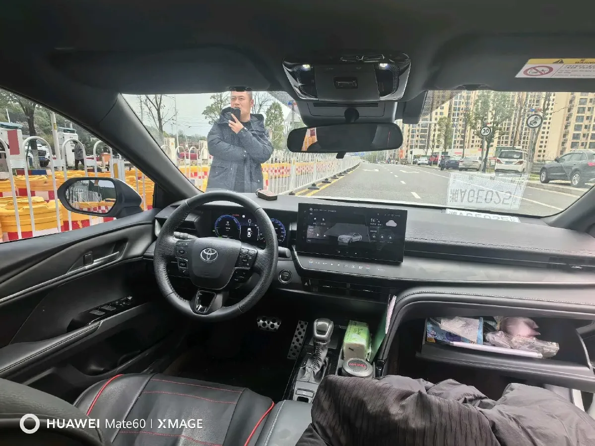 2024 Toyota Camry 2.0L 152HP L4 E-CVT Hybrid,autocango,china used car exporter,china ev exporter,chinese used car exporter,chinese used ev exporter