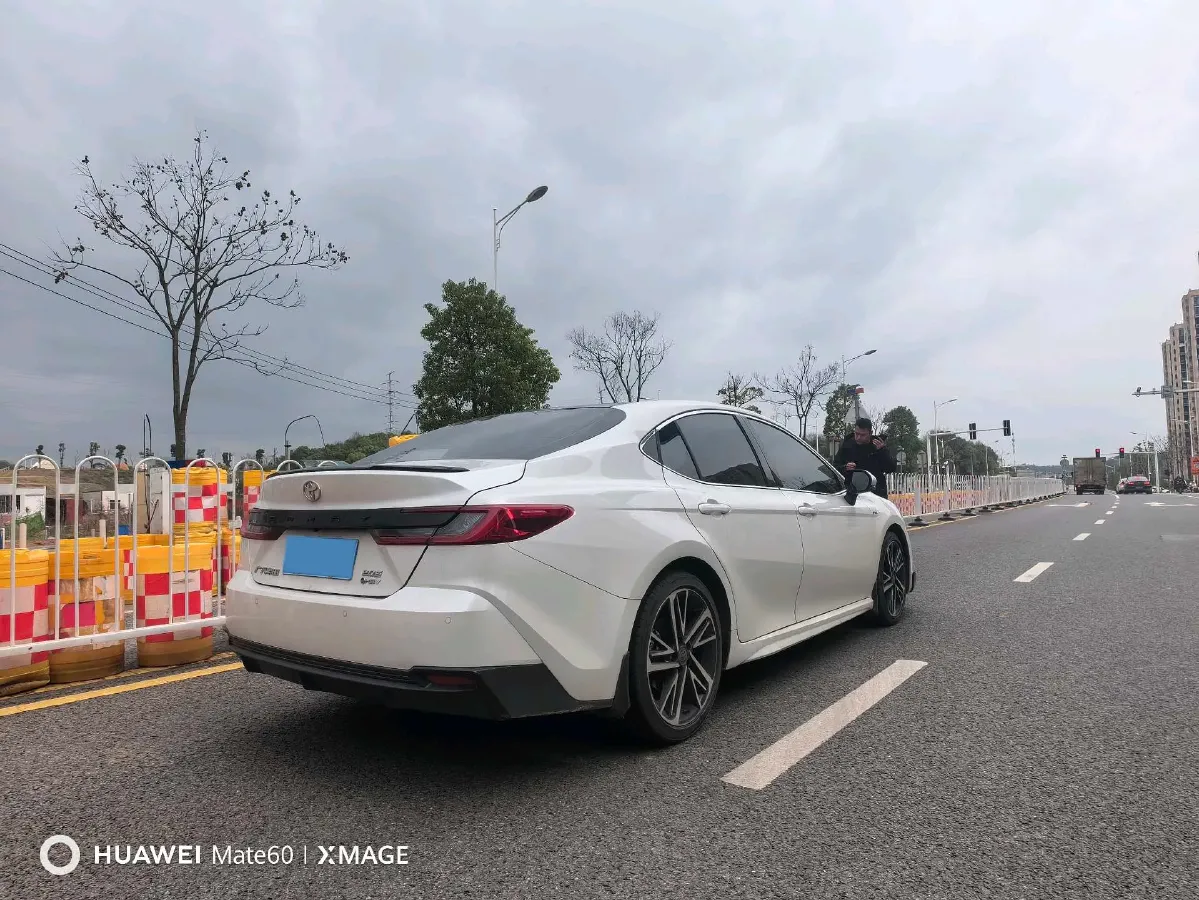 2024 Toyota Camry 2.0L 152HP L4 E-CVT Hybrid,autocango,china used car exporter,china ev exporter,chinese used car exporter,chinese used ev exporter