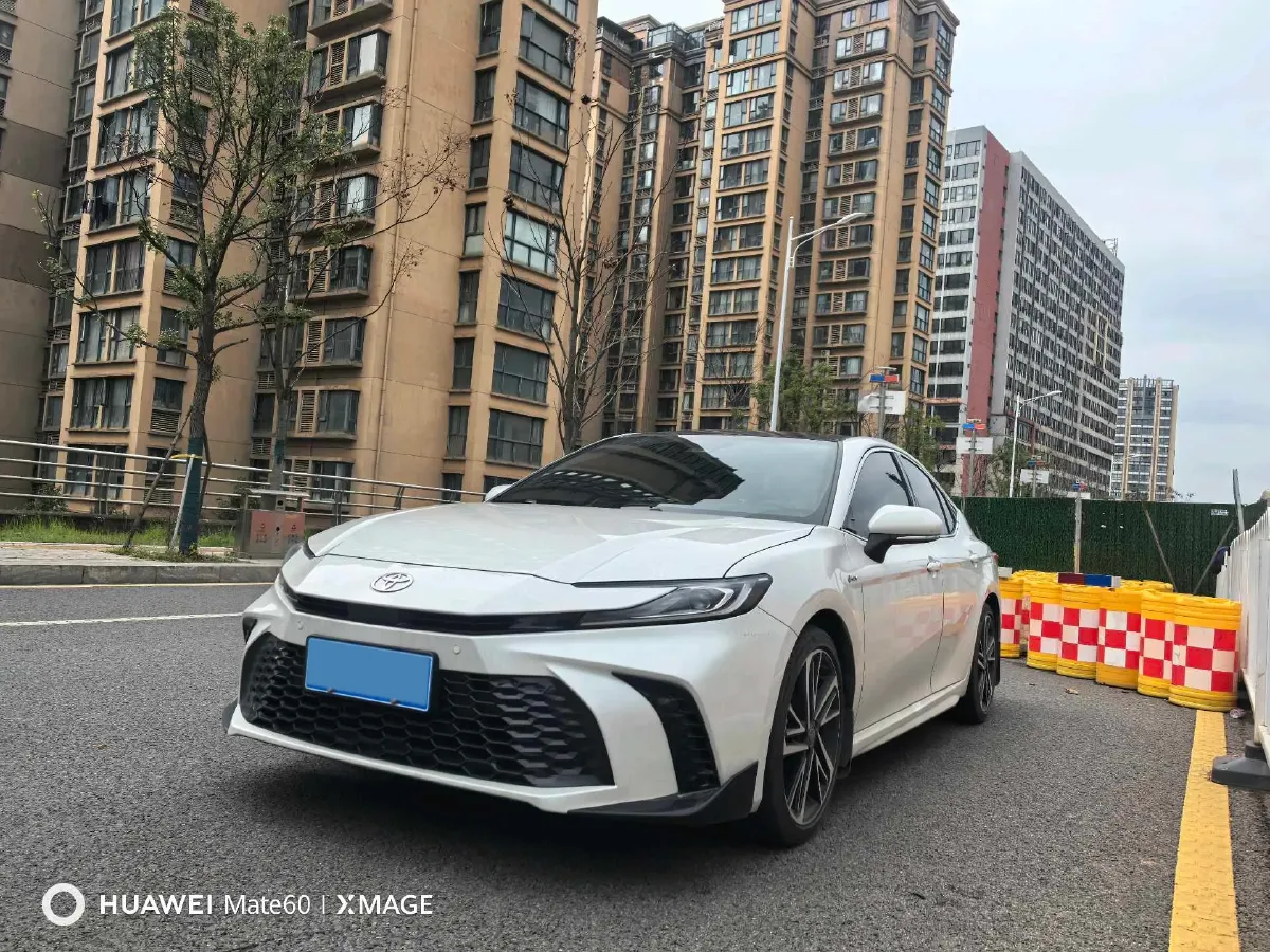 2024 Toyota Camry 2.0L 152HP L4 E-CVT Hybrid,autocango,china used car exporter,china ev exporter,chinese used car exporter,chinese used ev exporter