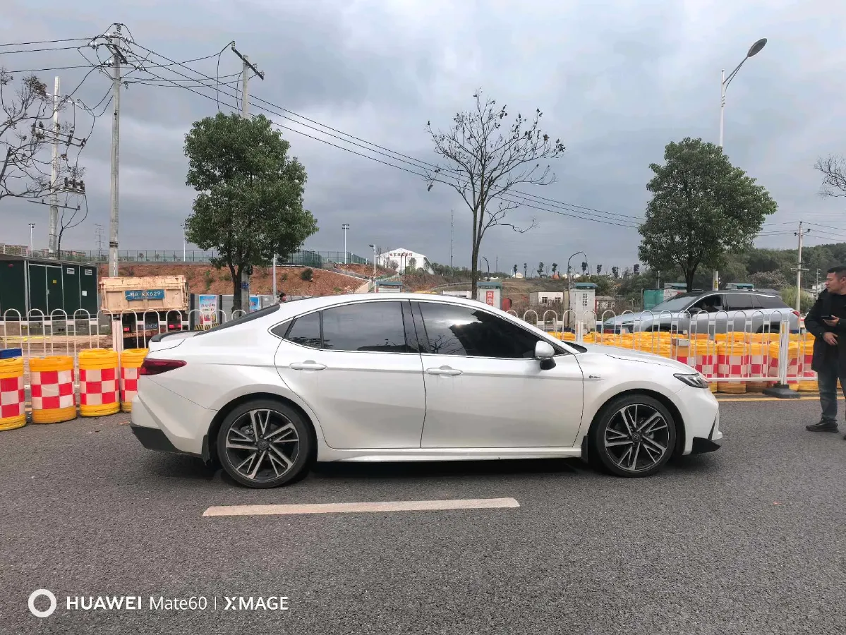 2024 Toyota Camry 2.0L 152HP L4 E-CVT Hybrid,autocango,china used car exporter,china ev exporter,chinese used car exporter,chinese used ev exporter