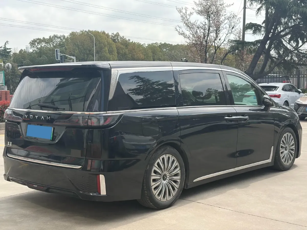 2024 Voyah Dream BEV 108.73KWH,autocango,china used car exporter,china ev exporter,chinese used car exporter,chinese used ev exporter