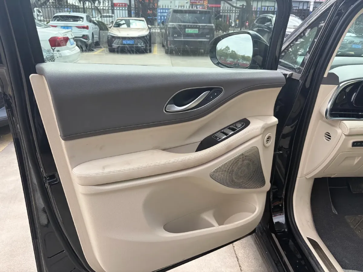 2024 Voyah Dream BEV 108.73KWH,autocango,china used car exporter,china ev exporter,chinese used car exporter,chinese used ev exporter