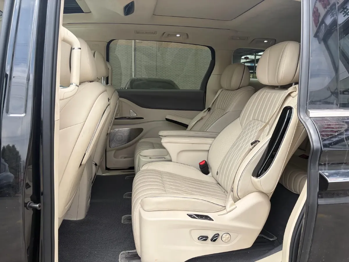 2024 Voyah Dream BEV 108.73KWH,autocango,china used car exporter,china ev exporter,chinese used car exporter,chinese used ev exporter