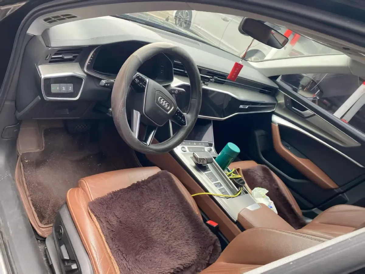 2021 Audi A6L 2.0T 190HP L4 7DCT,autocango,china used car exporter,china ev exporter,chinese used car exporter,chinese used ev exporter