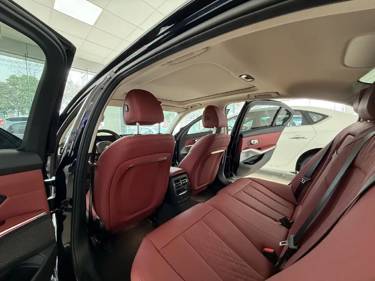 2024 BMW 3 Series 2.0T 184HP L4 8AT,autocango,china used car exporter,china ev exporter,chinese used car exporter,chinese used ev exporter