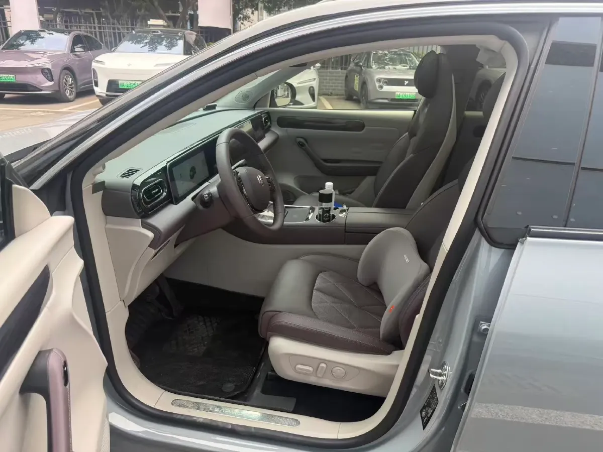 2024 Leapmotor C11 1.5L 95HP L4 REEV 43.74KWH,autocango,china used car exporter,china ev exporter,chinese used car exporter,chinese used ev exporter