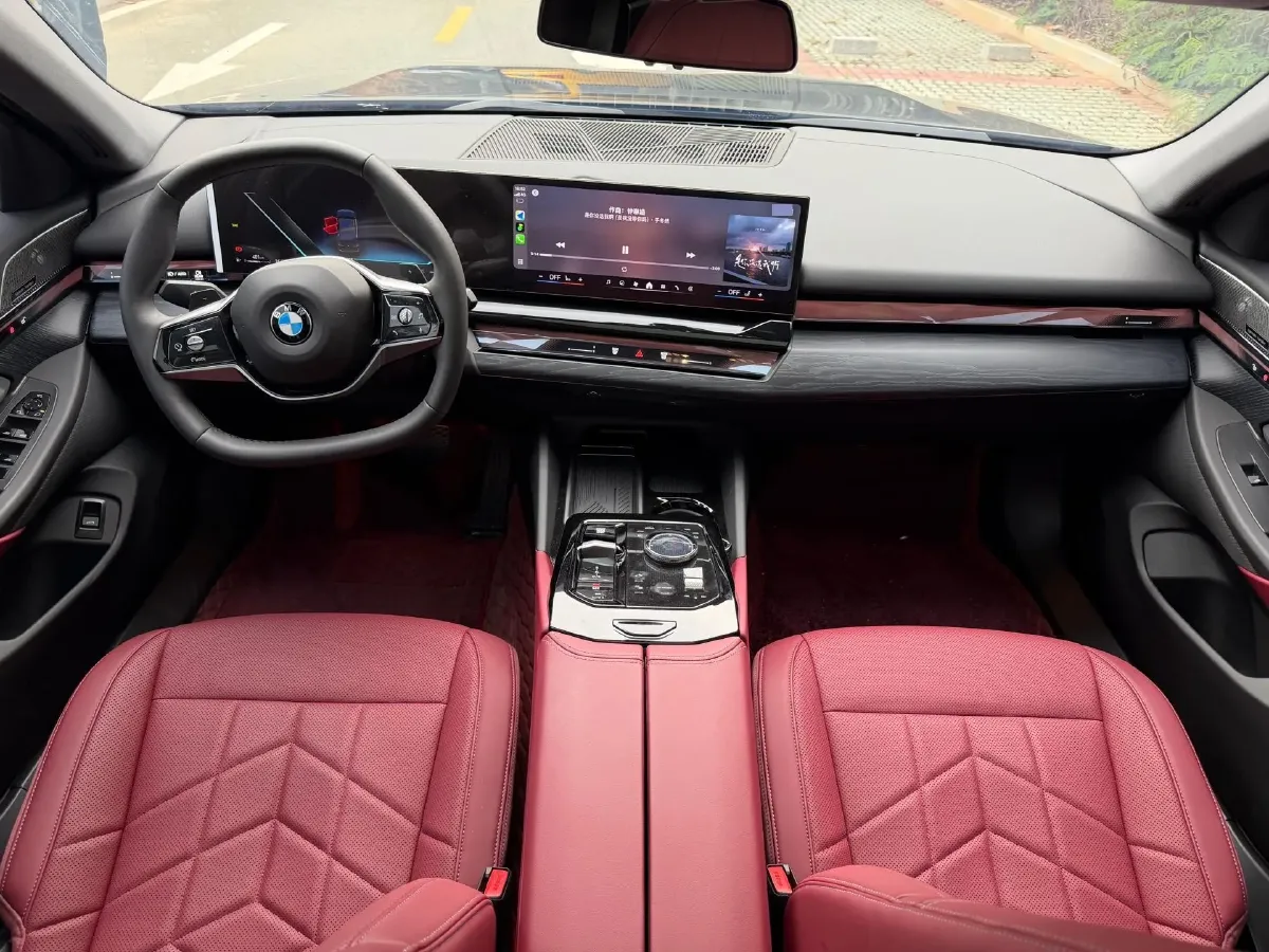 2024 BMW 5 Series 2.0T 258HP L4 8AT,autocango,china used car exporter,china ev exporter,chinese used car exporter,chinese used ev exporter