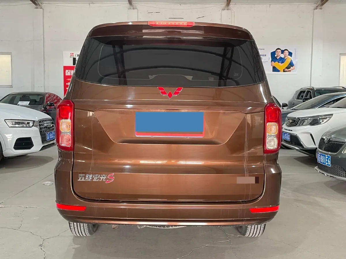 2019 WuLing HongGuang V 1.5L 99HP L4 6MT,autocango,china used car exporter,china ev exporter,chinese used car exporter,chinese used ev exporter