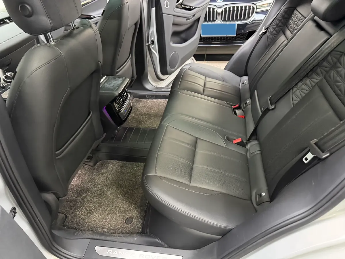 2022 Land Rover Range Rover Evoque 2.0T 249HP L4 9AT,autocango,china used car exporter,china ev exporter,chinese used car exporter,chinese used ev exporter