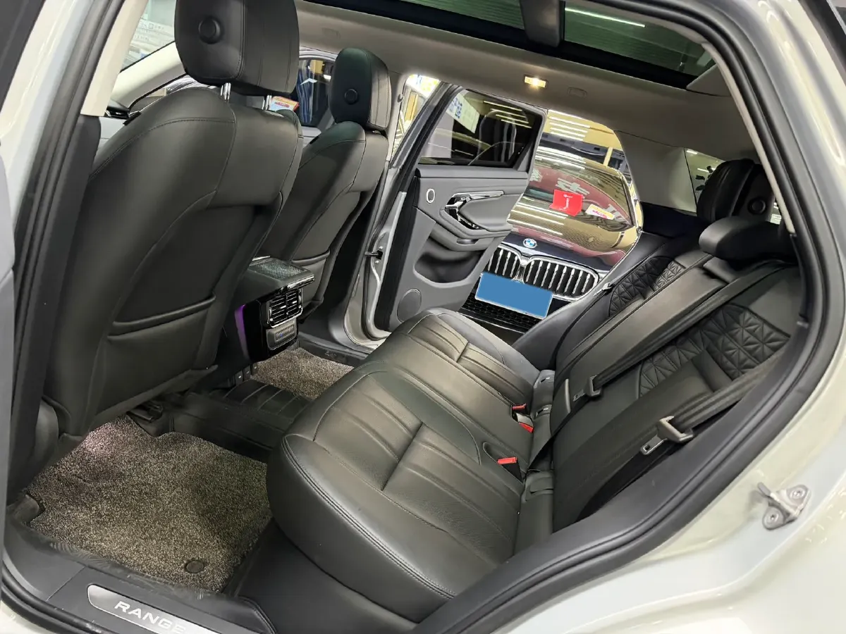 2022 Land Rover Range Rover Evoque 2.0T 249HP L4 9AT,autocango,china used car exporter,china ev exporter,chinese used car exporter,chinese used ev exporter