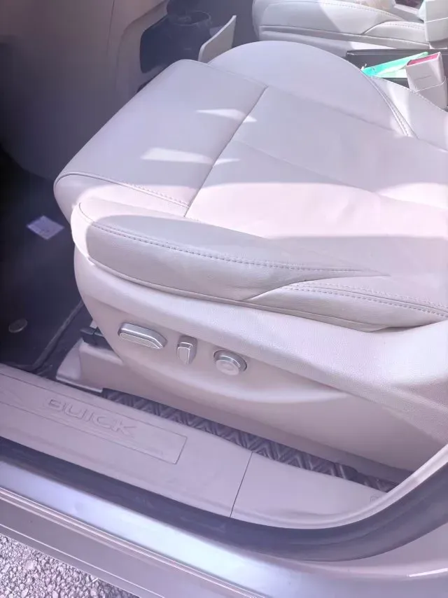 2023 Buick GL8 2.0T 237HP L4 9AT,autocango,china used car exporter,china ev exporter,chinese used car exporter,chinese used ev exporter