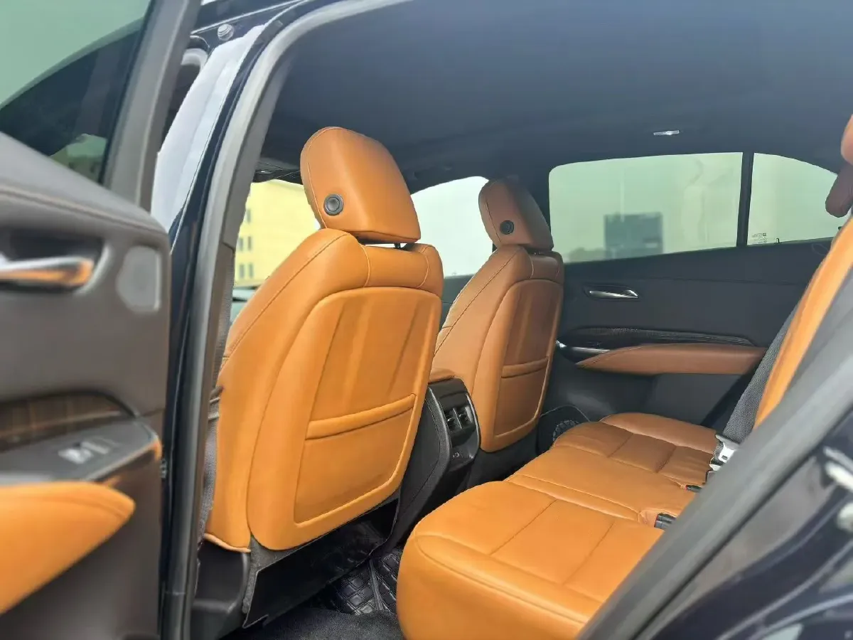 2022 Cadillac XT4 2.0T 237HP L4 9AT,autocango,china used car exporter,china ev exporter,chinese used car exporter,chinese used ev exporter