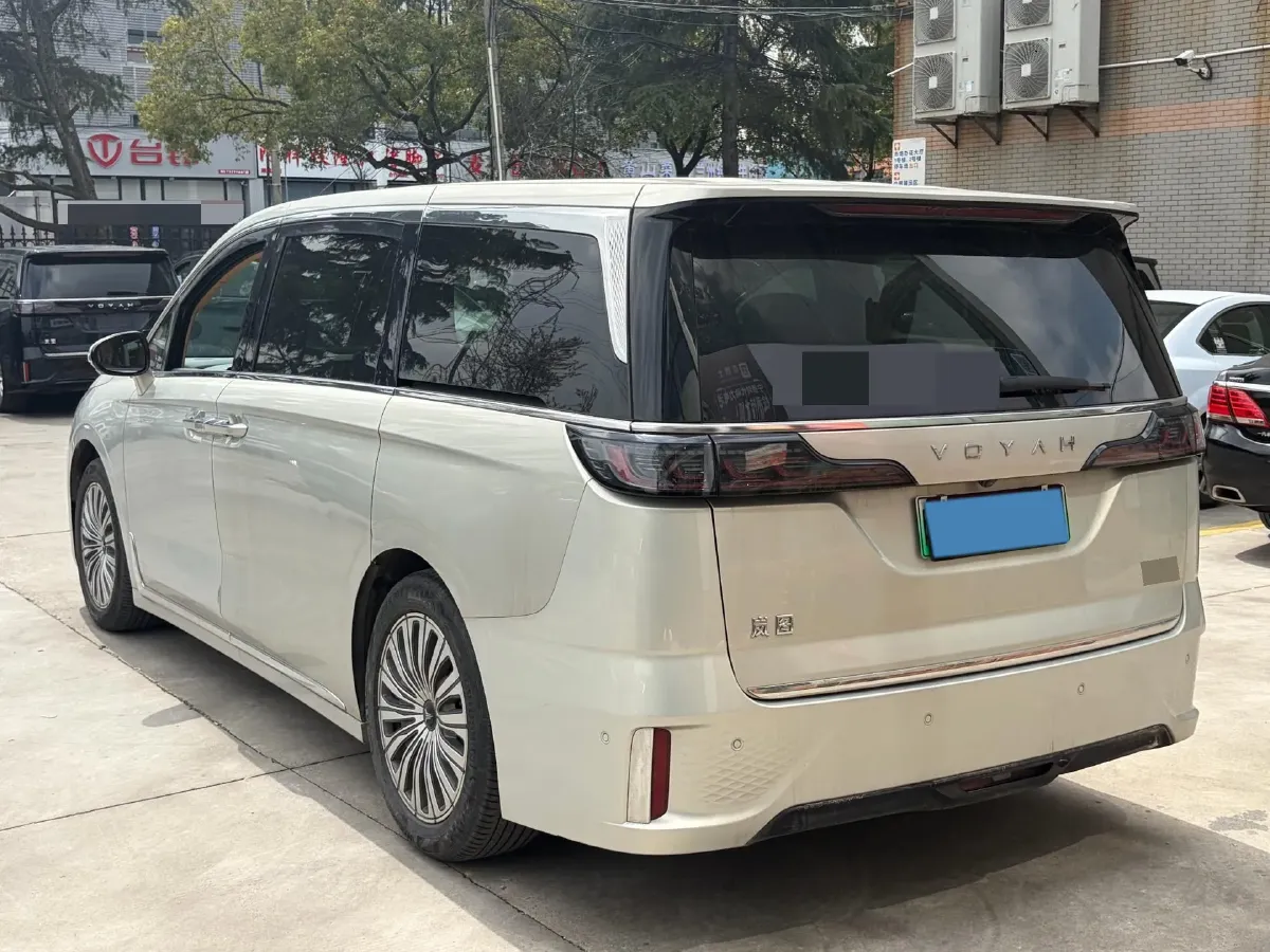 2022 Voyah Dream BEV 82KWH,autocango,china used car exporter,china ev exporter,chinese used car exporter,chinese used ev exporter