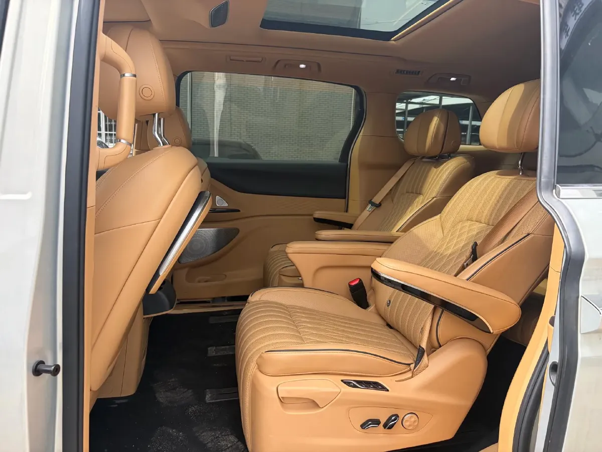 2022 Voyah Dream BEV 82KWH,autocango,china used car exporter,china ev exporter,chinese used car exporter,chinese used ev exporter