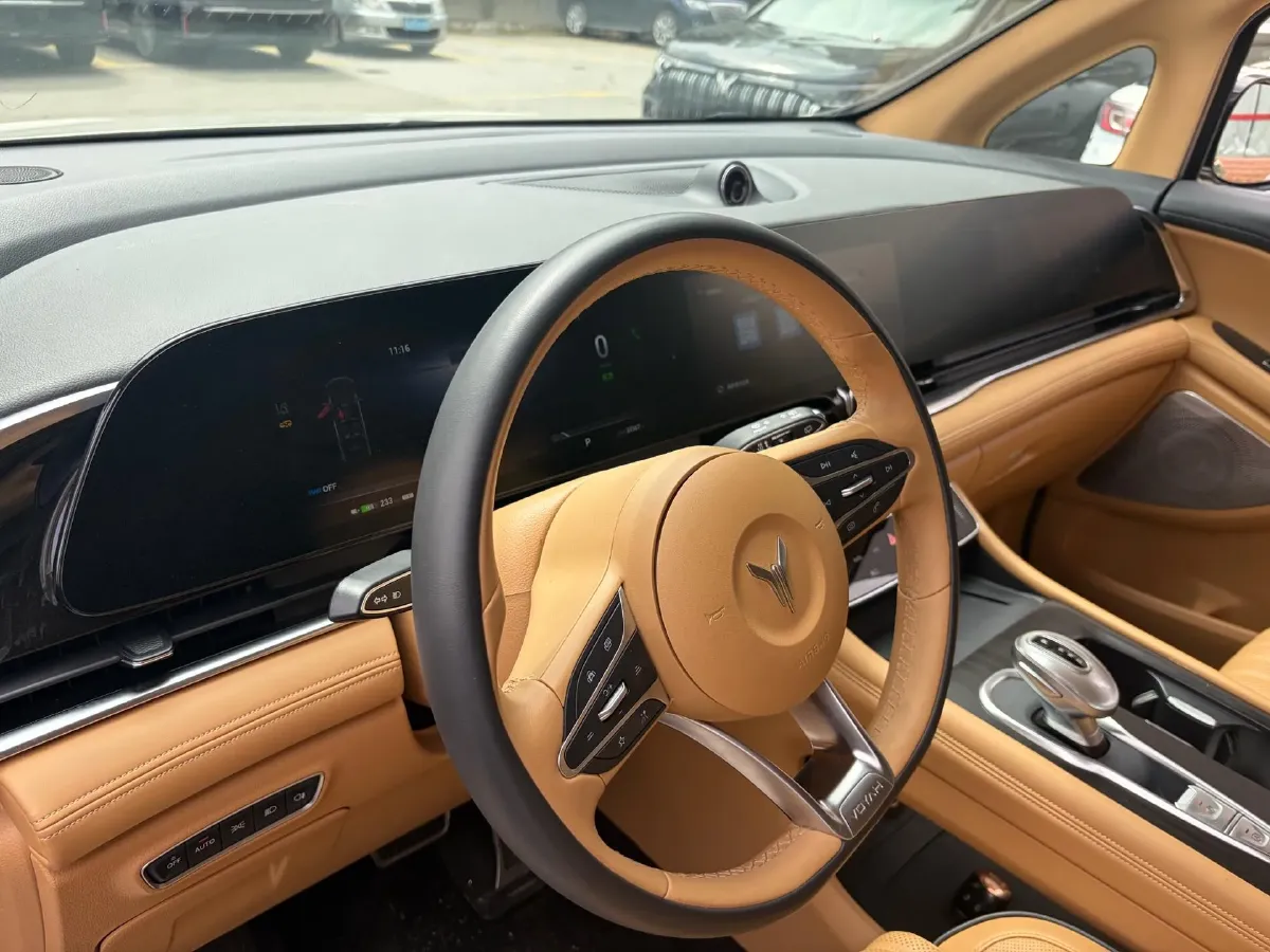 2022 Voyah Dream BEV 82KWH,autocango,china used car exporter,china ev exporter,chinese used car exporter,chinese used ev exporter