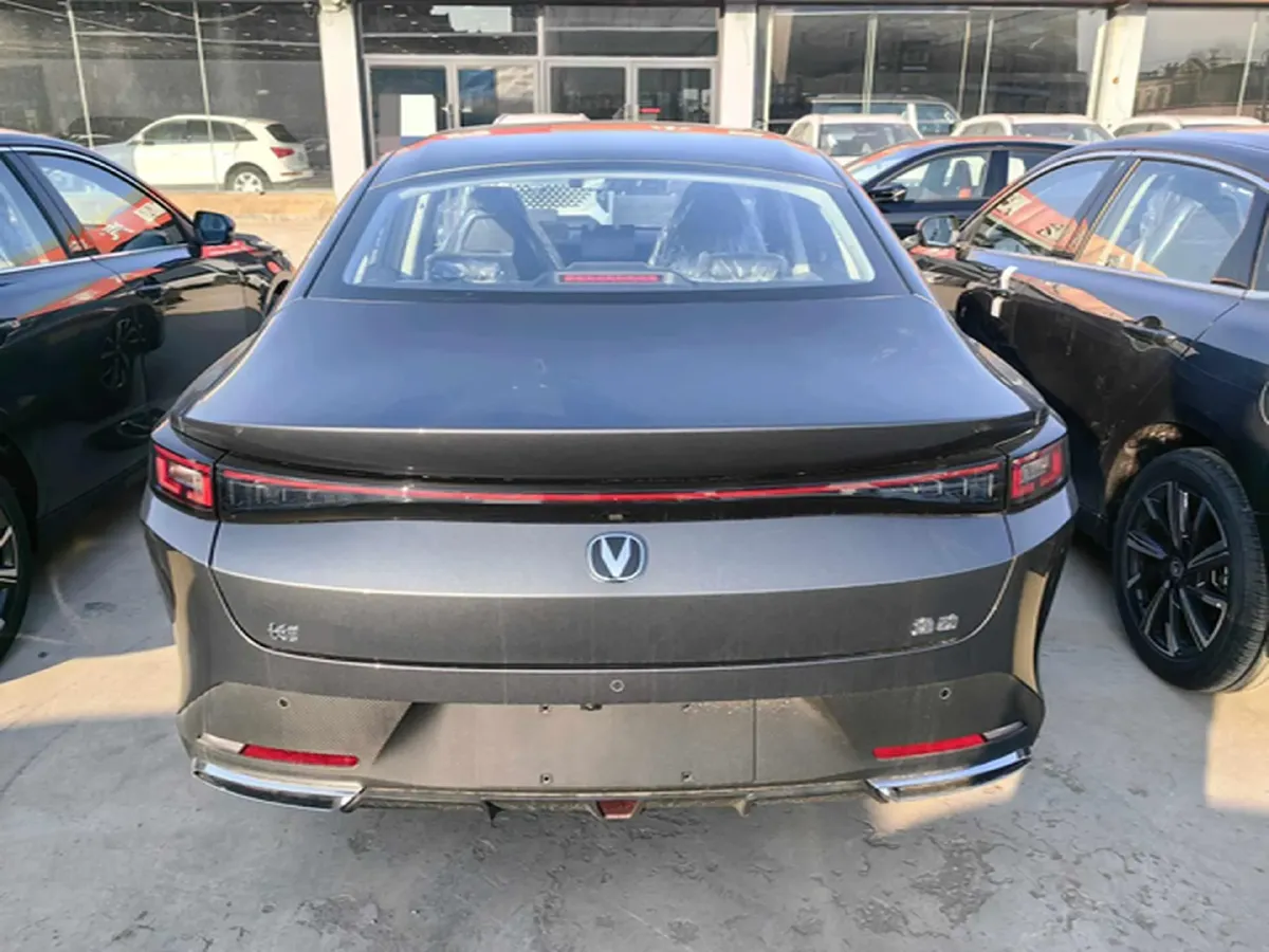 2025 ChangAn Eado 1.5T 192HP L4 7DCT,autocango,china used car exporter,china ev exporter,chinese used car exporter,chinese used ev exporter