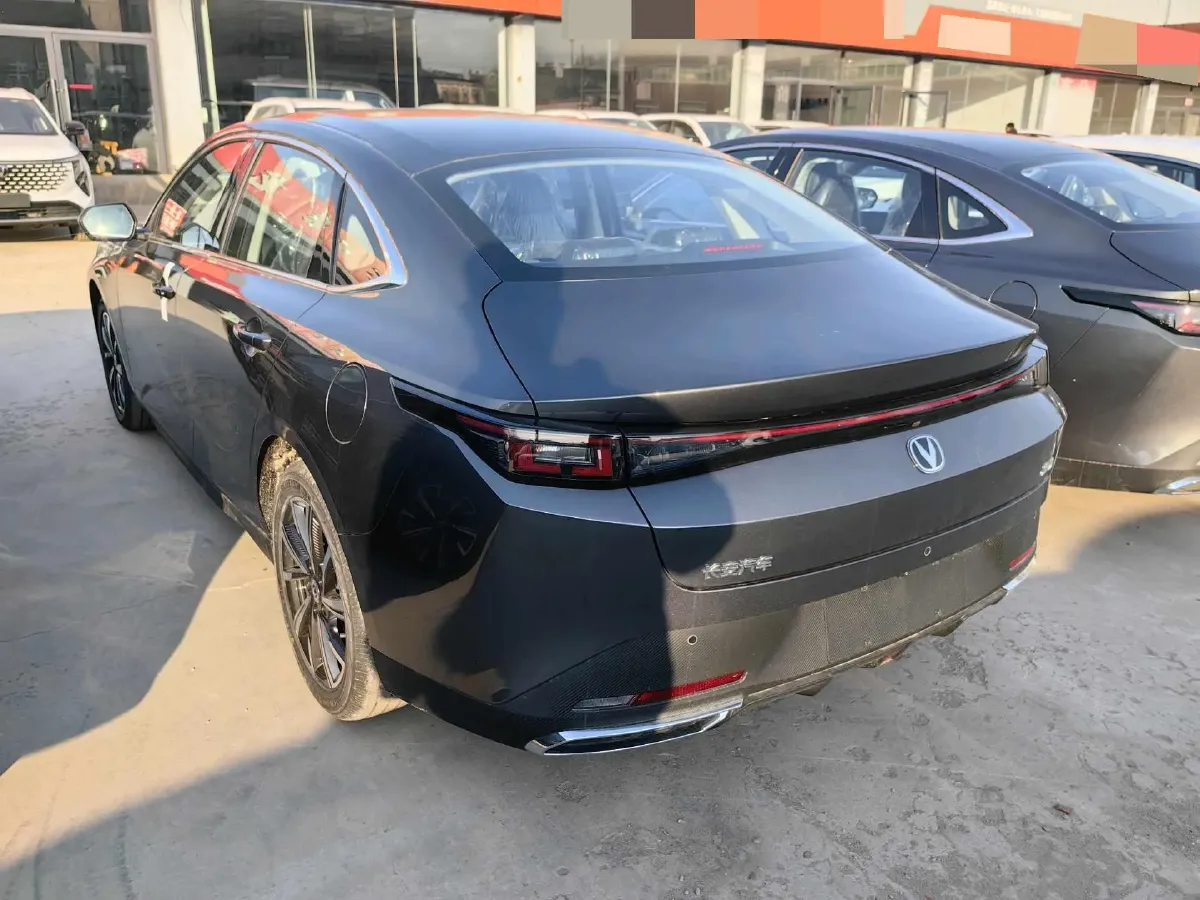 2025 ChangAn Eado 1.5T 192HP L4 7DCT,autocango,china used car exporter,china ev exporter,chinese used car exporter,chinese used ev exporter