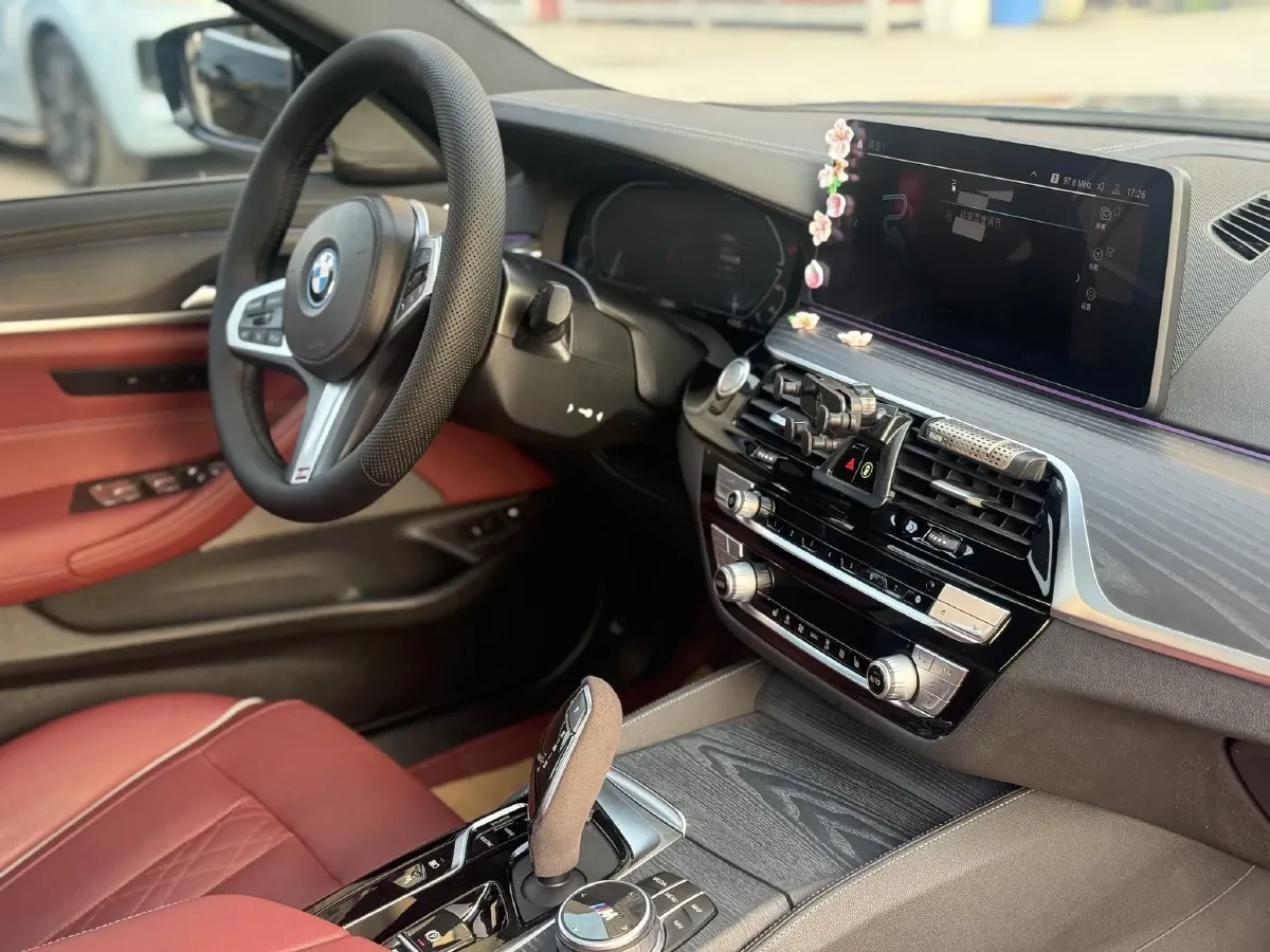 2022 BMW 5 Series 2.0T 184HP L4 8AT PHEV 17.7KWH,autocango,china used car exporter,china ev exporter,chinese used car exporter,chinese used ev exporter