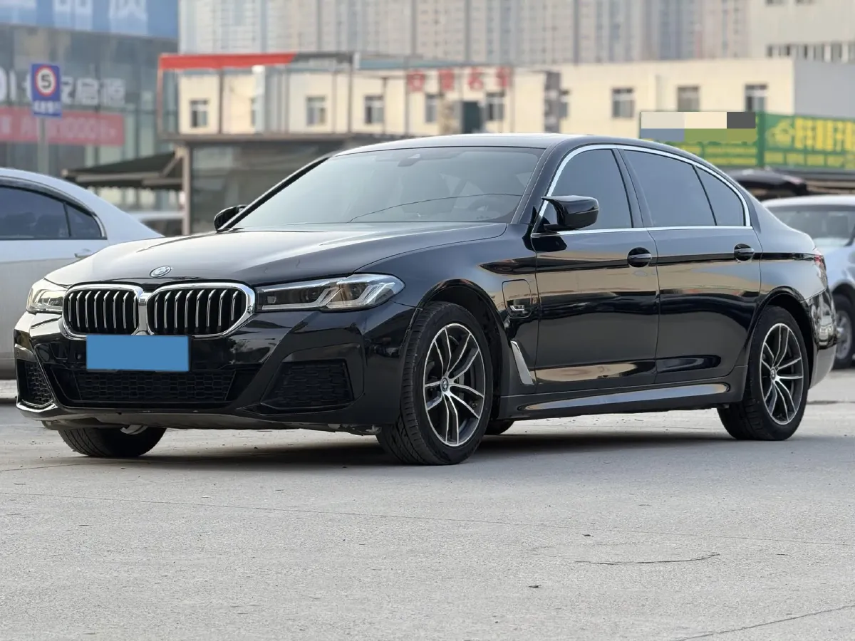 2022 BMW 5 Series 2.0T 184HP L4 8AT PHEV 17.7KWH,autocango,china used car exporter,china ev exporter,chinese used car exporter,chinese used ev exporter