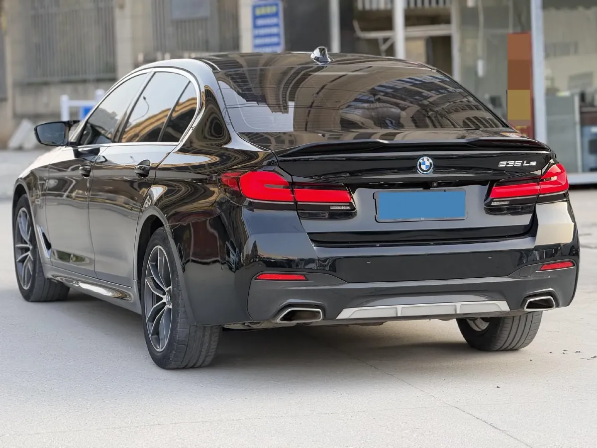 2022 BMW 5 Series 2.0T 184HP L4 8AT PHEV 17.7KWH,autocango,china used car exporter,china ev exporter,chinese used car exporter,chinese used ev exporter