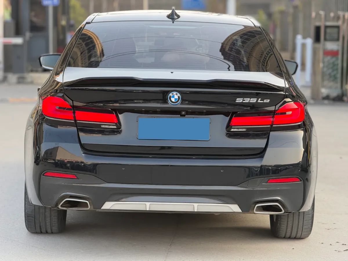 2022 BMW 5 Series 2.0T 184HP L4 8AT PHEV 17.7KWH,autocango,china used car exporter,china ev exporter,chinese used car exporter,chinese used ev exporter