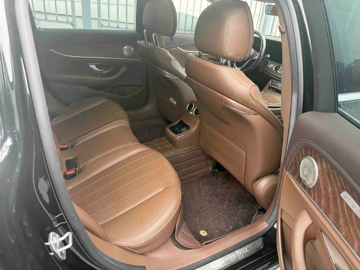 2022 Mercedes-Benz E Class 2.0T 197HP L4 9AT,autocango,china used car exporter,china ev exporter,chinese used car exporter,chinese used ev exporter