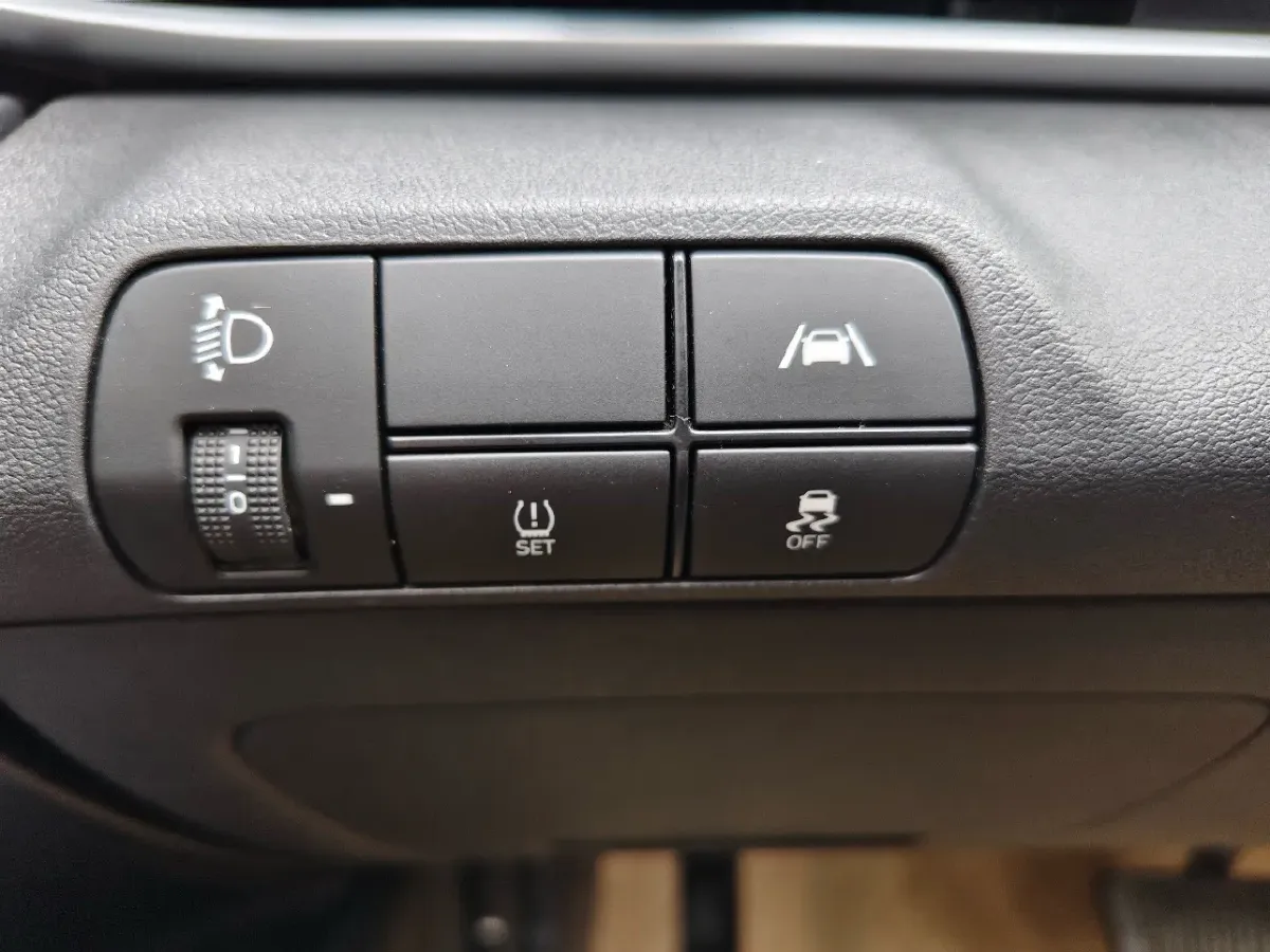 2022 Hyundai Elantra 1.5L 115HP L4 CVT,autocango,china used car exporter,china ev exporter,chinese used car exporter,chinese used ev exporter