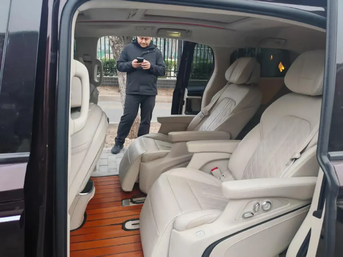 2020 Buick GL8 2.0T 237HP L4 9AT,autocango,china used car exporter,china ev exporter,chinese used car exporter,chinese used ev exporter