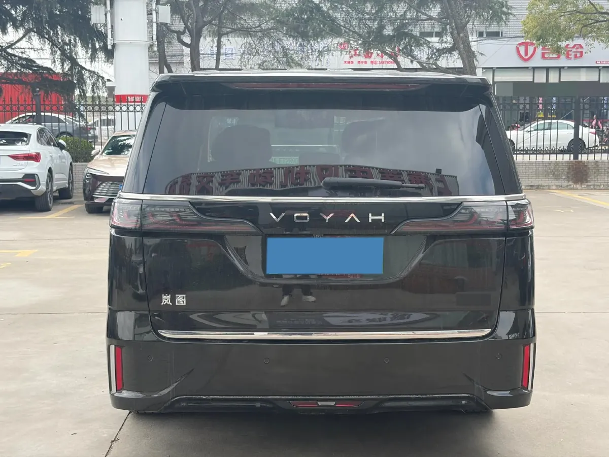 2025 Voyah Dream 1.5T 150HP L4 PHEV 41.7KWH,autocango,china used car exporter,china ev exporter,chinese used car exporter,chinese used ev exporter