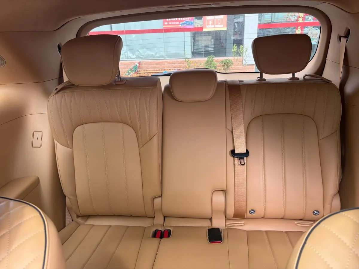 2025 Voyah Dream 1.5T 150HP L4 PHEV 41.7KWH,autocango,china used car exporter,china ev exporter,chinese used car exporter,chinese used ev exporter