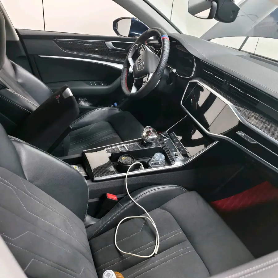 2024 Audi A7L 2.0T 245HP L4 7DCT,autocango,china used car exporter,china ev exporter,chinese used car exporter,chinese used ev exporter