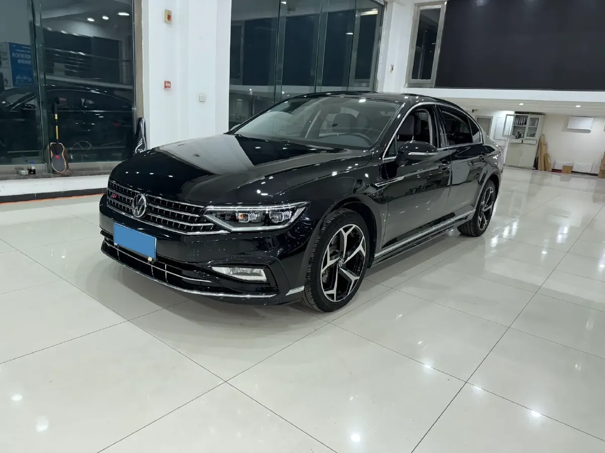 2023 Volkswagen Magotan 2.0T 186HP L4 7DCT,autocango,china used car exporter,china ev exporter,chinese used car exporter,chinese used ev exporter