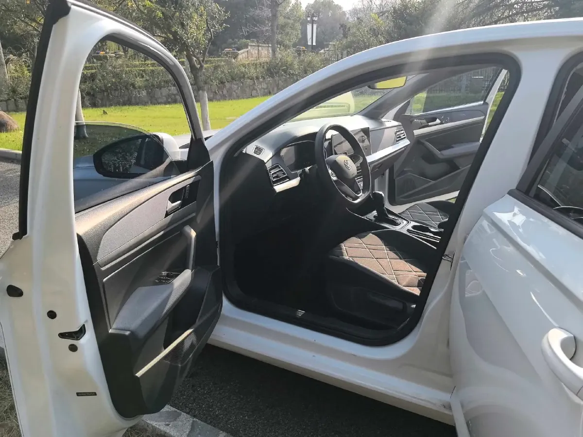 2023 Volkswagen Lavida 1.5L 110HP L4 6AT,autocango,china used car exporter,china ev exporter,chinese used car exporter,chinese used ev exporter