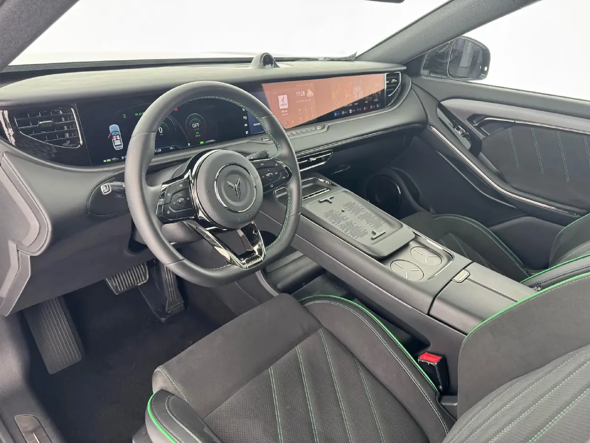 2025 Voyah FREE 1.5T 150HP L4 REEV 43KWH,autocango,china used car exporter,china ev exporter,chinese used car exporter,chinese used ev exporter